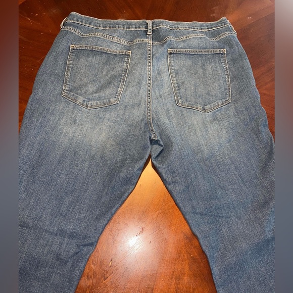Old Navy micro flare jeans / size 18 - Picture 2 of 3